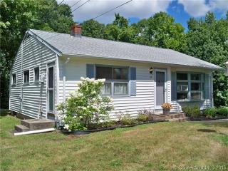 42 Seneca Rd, Wallingford, CT 06492-2853