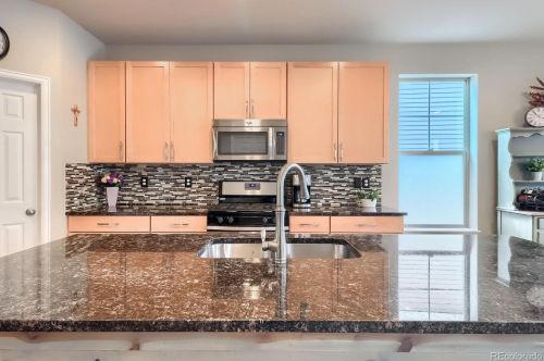 26901 Roxbury Pl, Denver CO  80016-7528 exterior