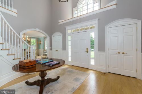 25 Oakridge Ct, Princeton, NJ 08540-1232