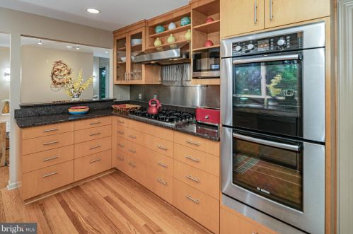22 Constitution Hl, Princeton NJ  08540-6748 exterior
