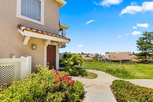 1037 Sundance Dr, Anaheim, CA 92808-2413