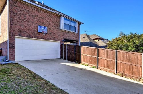 1336 Riley Dr, Carrollton TX 75007-1140 exterior