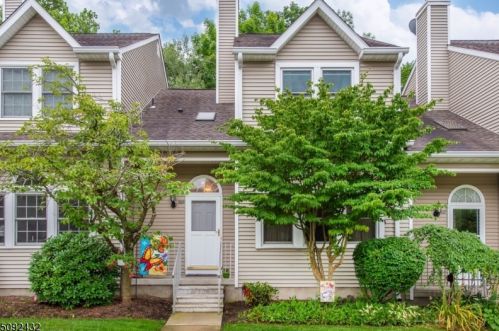 516 Faulkner Dr, Hackettstown, NJ 07840-1636