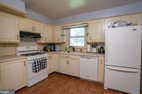 41 Springhouse Rd, Lancaster PA  17603-6619 exterior