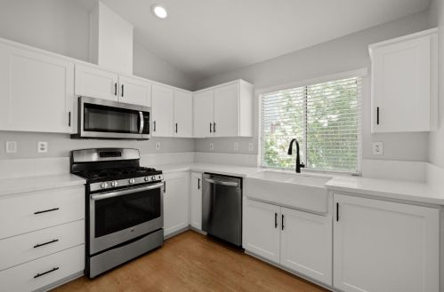 9013 Westpark Dr, Elk Grove CA  95624-1329 exterior