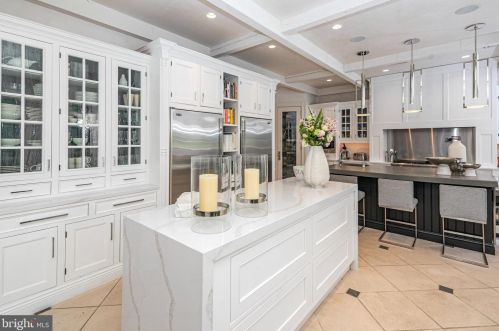 110 Brooks Bnd, Princeton NJ  08540-7545 exterior
