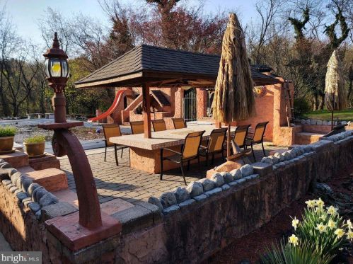 3145 Spring Rd, Carlisle, PA 17013-8742