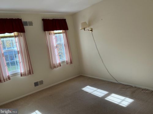 616 Piping Rock Dr, Silver Spring MD 20905-5863 exterior