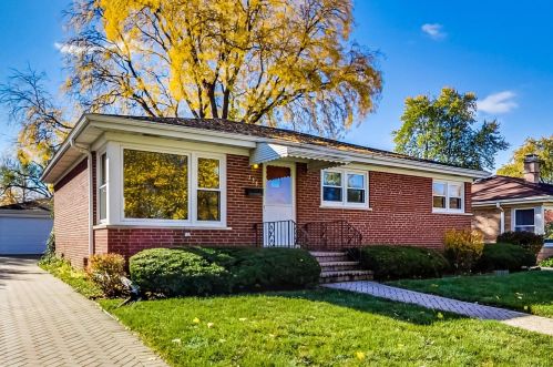 133 Princeton St, Des Plaines, IL 60016-2031