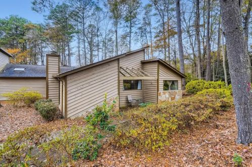 802 Bonnie Glen Dr, Marietta, GA 30067-7159