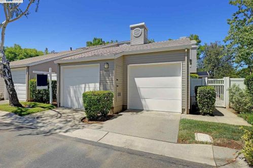 5428 Montalvo Ct, Pleasanton, CA 94588-3697