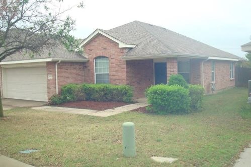 10620 Lipan Trl, Fort Worth, TX 76108-6921