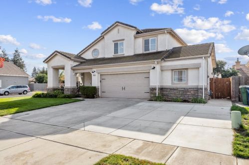 962 Moonbeam Way, Turlock, CA 95382-8304