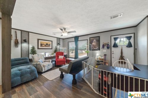 9780 Rebecca Crk Rd, Spring Branch TX 78070-4847 exterior