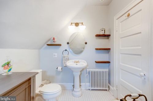 301 Gravers Ln, Philadelphia PA 19118-2802 exterior