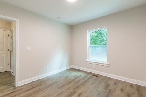 1222 Lorenzo Dr, Atlanta GA  30310-3946 exterior