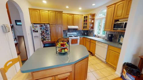 10 Sturgis Rd, Lavallette NJ 08735-2843 exterior