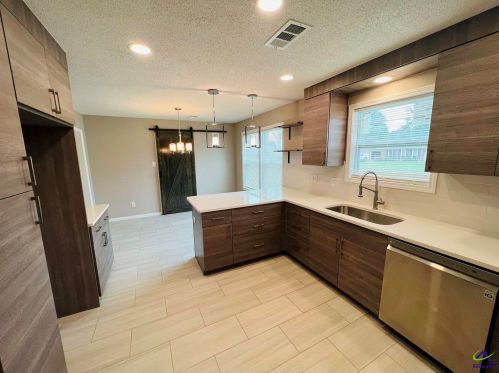 100 Beaver Lodge Pl, Warner Robins GA  31088-6082 exterior