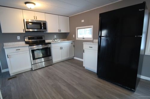 14 Sabattus Creek Dr, Lisbon, ME 04250-6062
