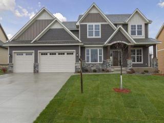 5915 Black Oaks Ln, Minneapolis, MN 55446-2601