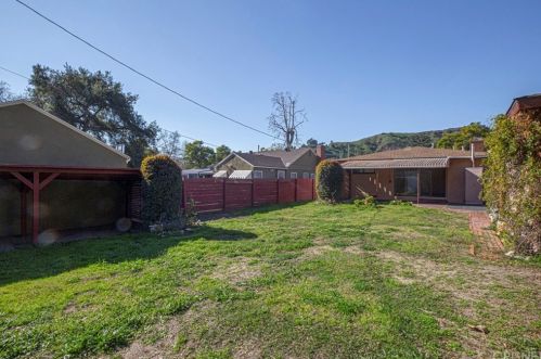 1828 Canada Blvd, Glendale CA  91208-2610 exterior