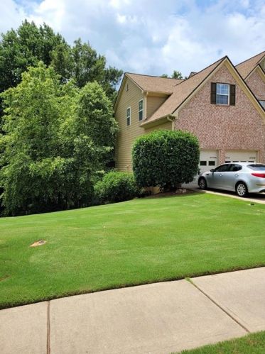 338 Meadowcrest Cir, Holly Springs, GA 30115-8560