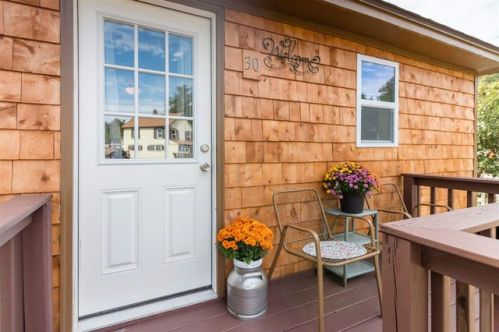 30 Main St, Seabrook, NH 03874-4516