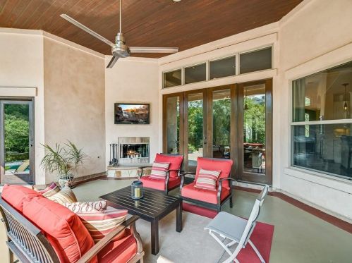 1501 Cyn Edge Dr, Austin TX  78733-2000 exterior
