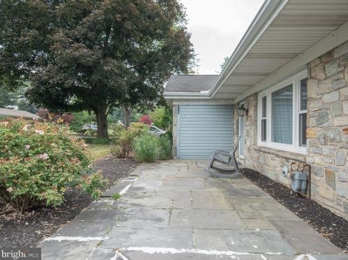 2106 Lyndell Dr, Lancaster PA  17601-5728 exterior