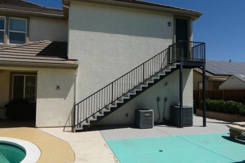 10050 Winkle Cir, Elk Grove, CA 95757-6275