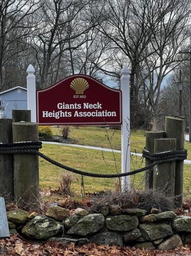 106 Oakwood Rd, Niantic CT  06357-1629 exterior