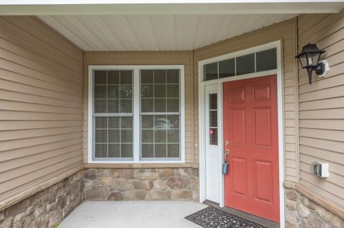 9 Watkins Dr, Sandy Hook, CT 06482-1366