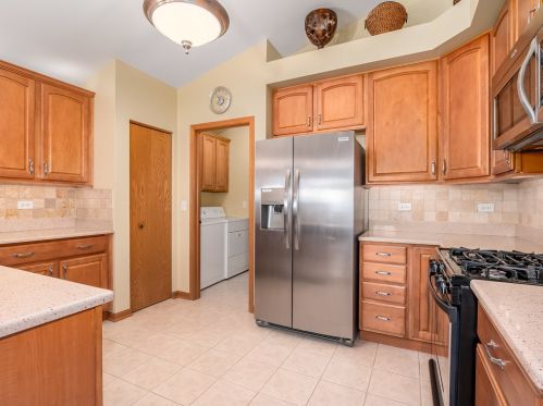 1088 Birchwood Dr, Pingree Grove IL  60140-9107 exterior