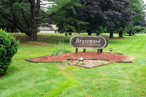 1611 Twin Circle Dr, Wapping, CT 06074-2690