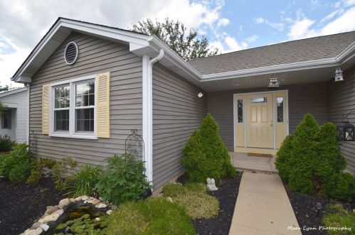 324 Julie Ln, Pingree Grove IL  60140-8397 exterior
