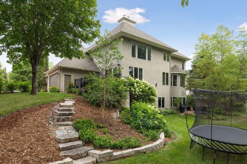 3315 Crestmoor Dr, Saint Paul MN  55125-5006 exterior