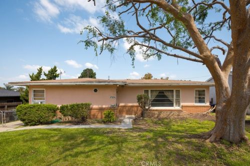 5047 College Ave, Riverside CA  92505-3208 exterior