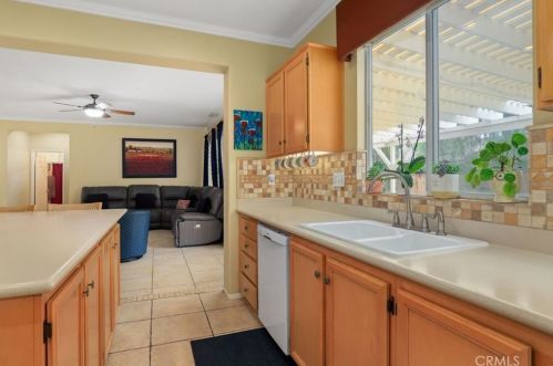 12595 Orangeblossom Ln, Riverside CA  92503-7058 exterior