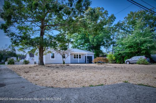 25 Nautilus Blvd, Lacey, NJ 08731-1707