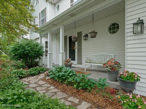 1616 Westminster Dr, Naperville, IL 60563-9208
