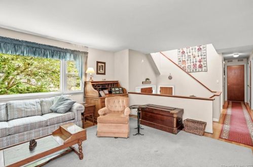 106 Harvester Rd, Upper Stepney, CT 06468-1732