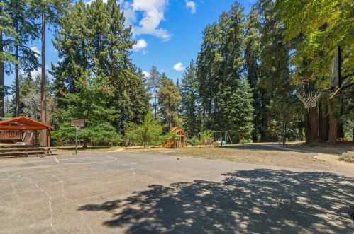 17568 Comanche Trl, Los Gatos CA  95033-8835 exterior
