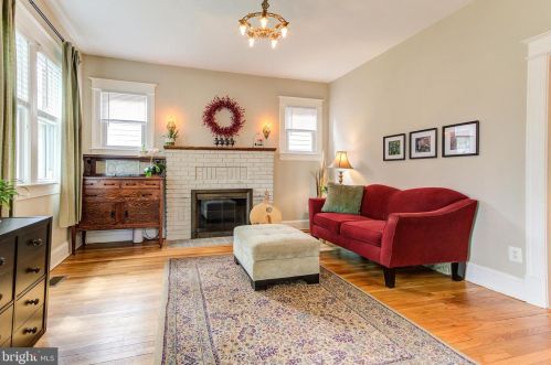 708 Chaney Dr, Silver Spring, MD 20912-6363