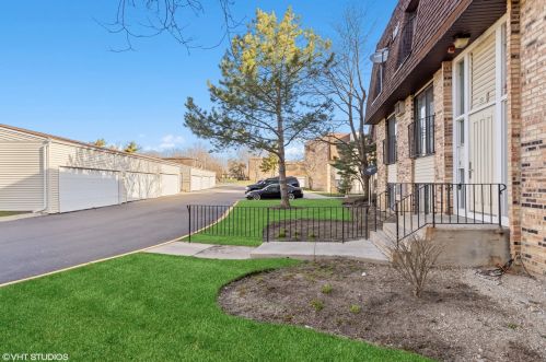 191 Waters Edge Dr, Glendale Heights, IL 60139-1639