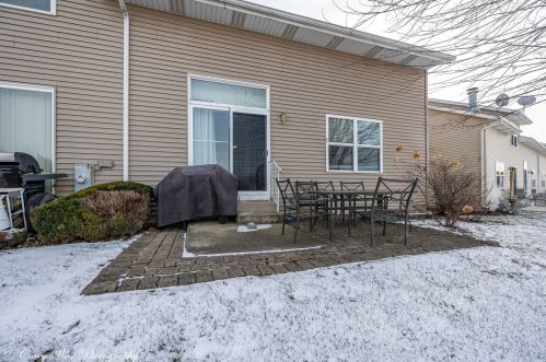 1211 Alexandria Dr, Sycamore IL  60178-9508 exterior