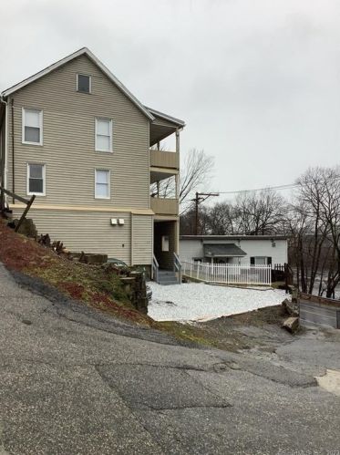 105 1st St, Derby CT  06418-1906 exterior