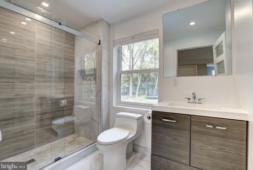 15009 Snowden Dr, Silver Spring MD 20905-5663 exterior