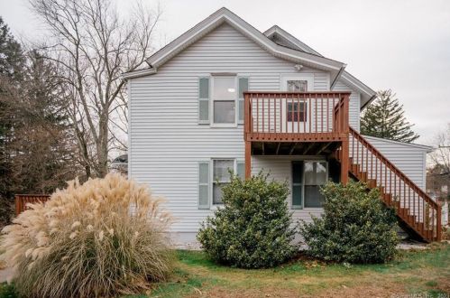 68 Mountain St, Ellington CT  06029-4140 exterior