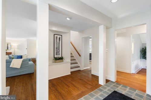 7 Armour Rd, Princeton NJ  08540-3003 exterior