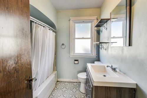 6550 Ebinger Dr, Niles IL 60714-4435 exterior